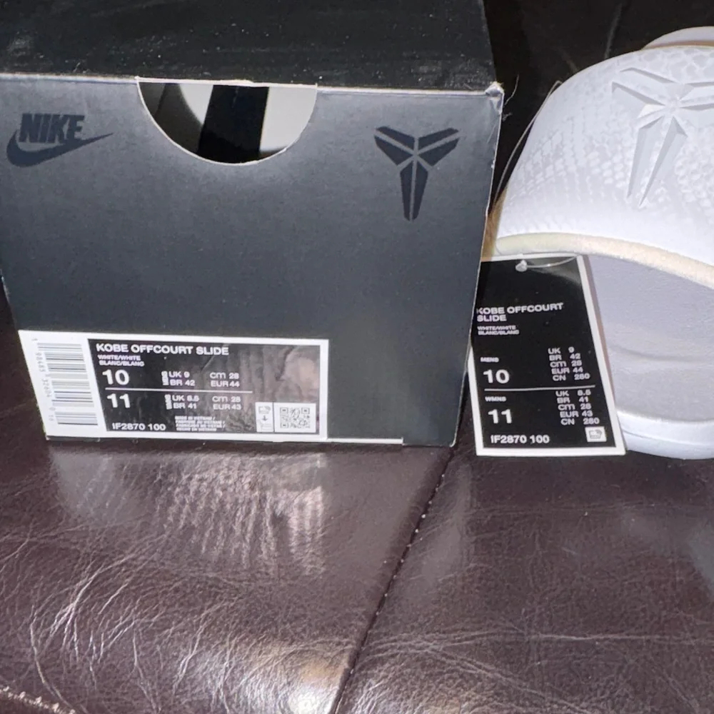 Nike White Holiday Wreath Slippers